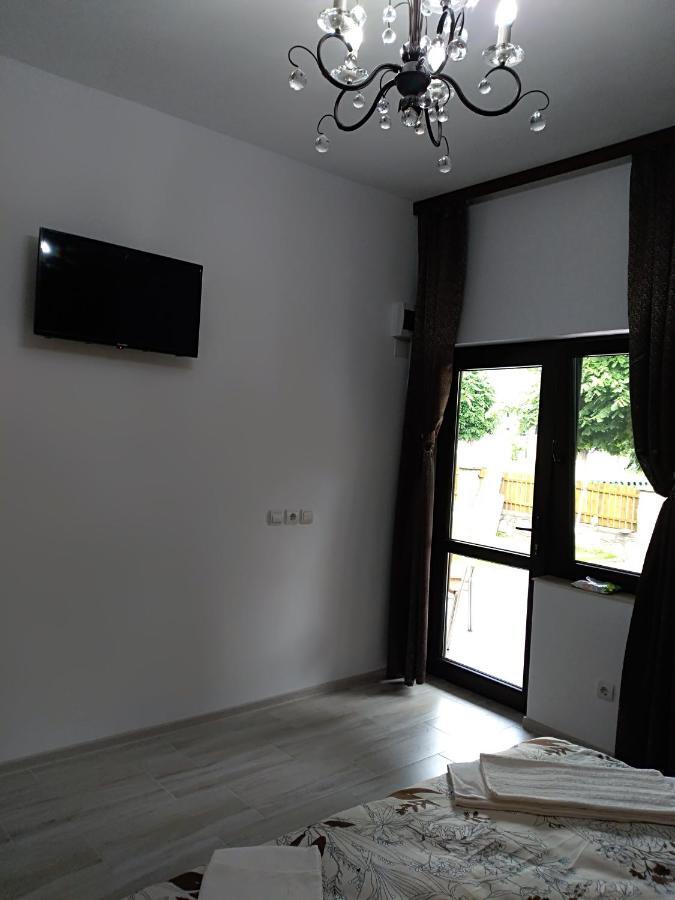 Casa Roka Apartment Eselnita Exterior photo